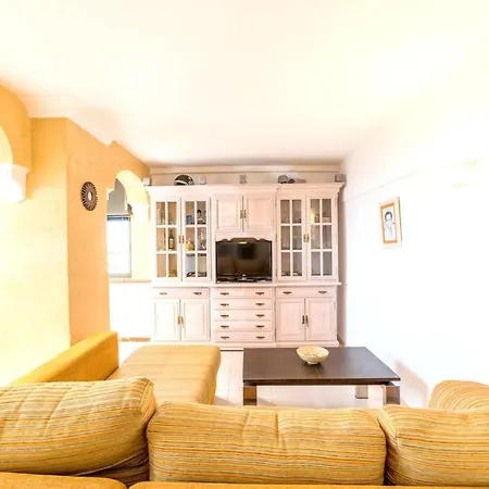 With One Bedroom In Fuengirola, With Private Pool - 50 M From The B... Apartamento
